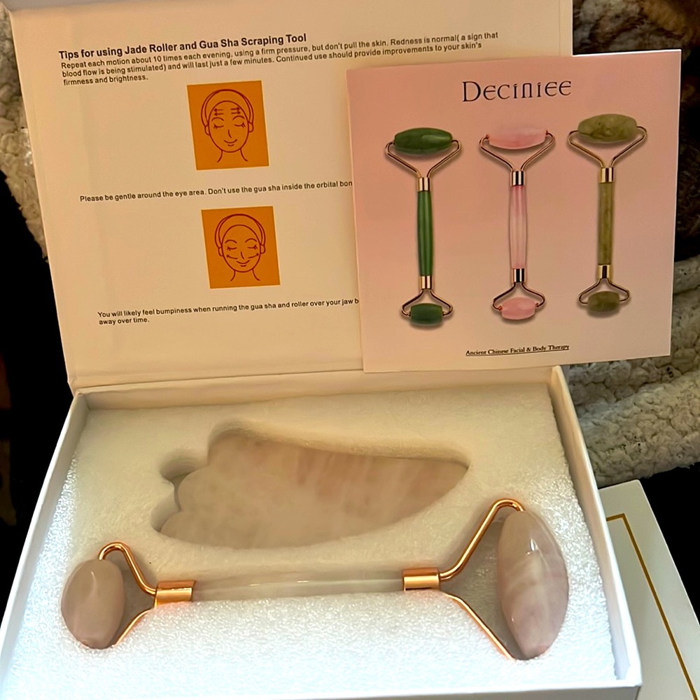 New Deciniee jade roller set